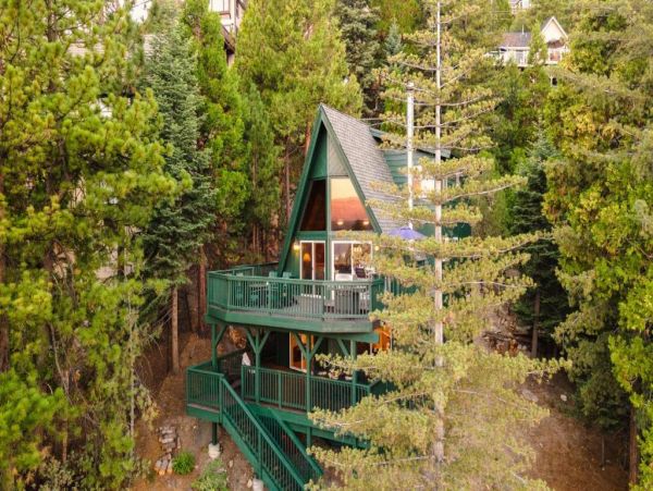 Mountain Views Lake Arrowhead Vacation Home Four Bedroom
