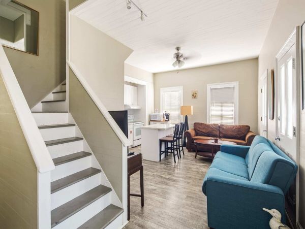 Duvall Street Four Bedroom Walk to Beach