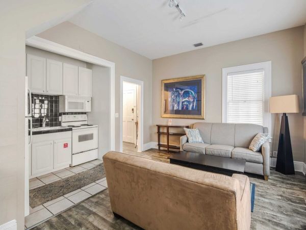 Duvall Street Four Bedroom Walk to Beach