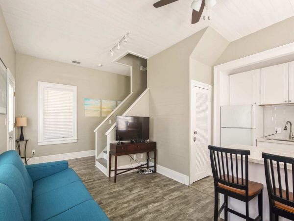 Duvall Street Four Bedroom Walk to Beach