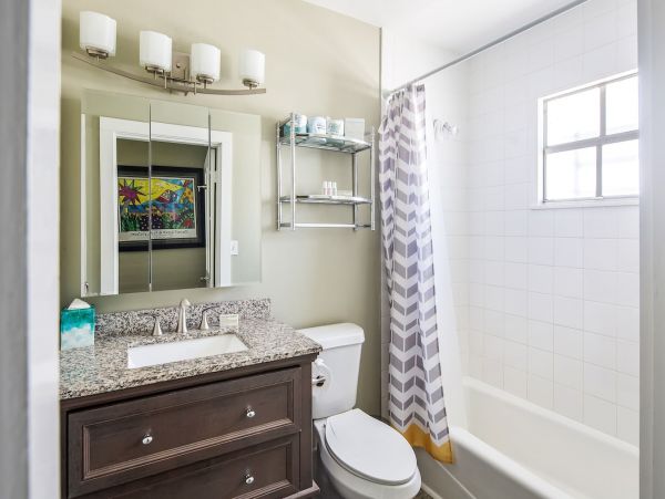 Duvall Street Four Bedroom Walk to Beach