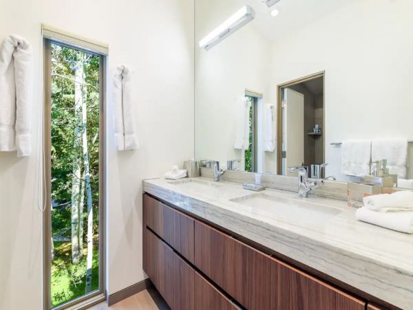 Vail  Luxury Vacation Home Six Bedroom