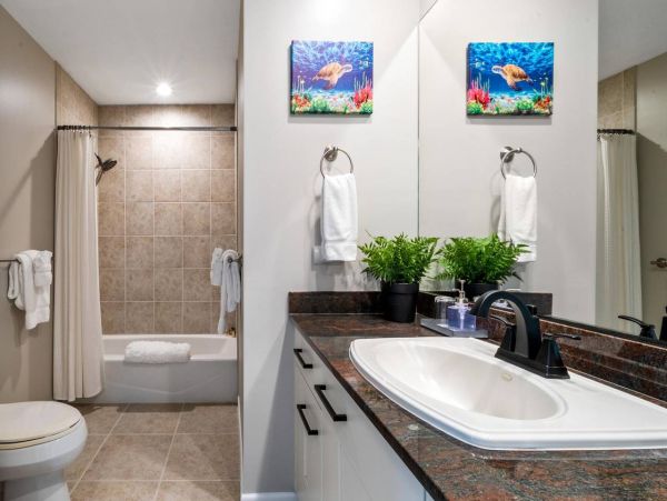 Kailua Kona Vacation Condo Three Bedroom Walk to Beach