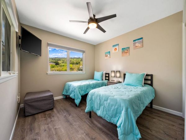 Kailua Kona Vacation Condo Three Bedroom Walk to Beach