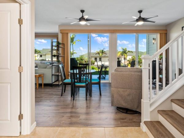 Kailua Kona Vacation Condo Three Bedroom Walk to Beach