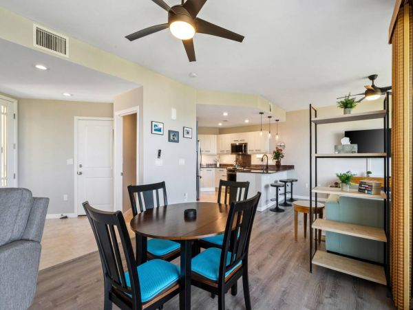 Kailua Kona Vacation Condo Three Bedroom Walk to Beach