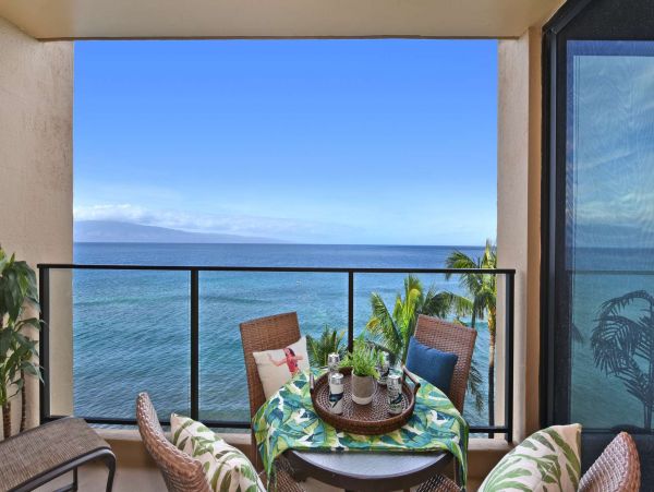 One Bedroom Beach Vacation Condo with Amazing Views Sleeps 4
