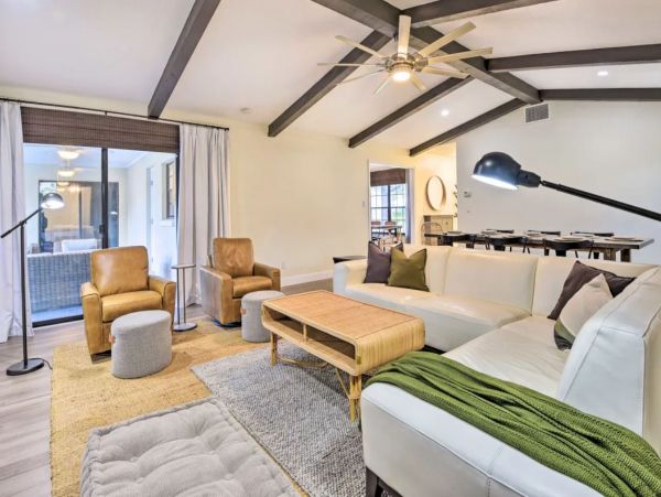 Three Bedroom Charming Vacation Home in Bradenton Beach