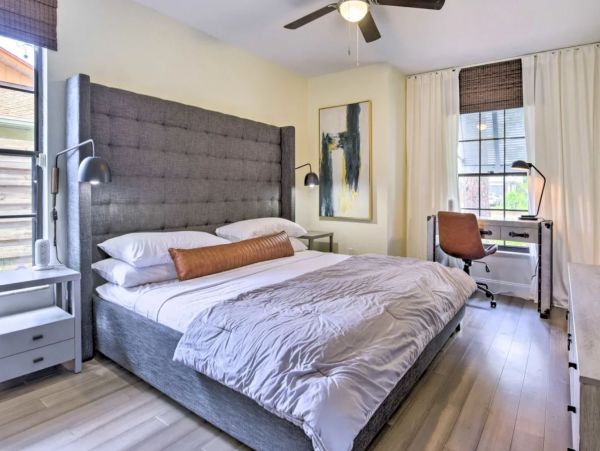 Three Bedroom Charming Vacation Home in Bradenton Beach