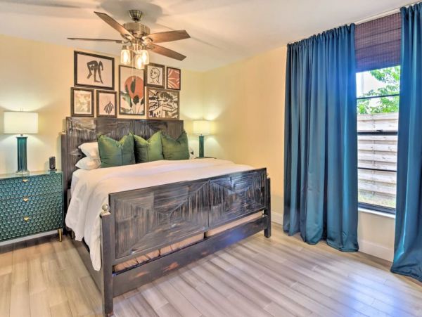 Three Bedroom Charming Vacation Home in Bradenton Beach