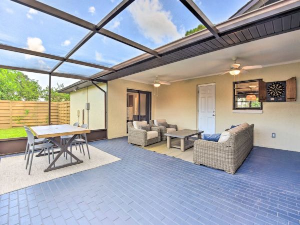Three Bedroom Charming Vacation Home in Bradenton Beach