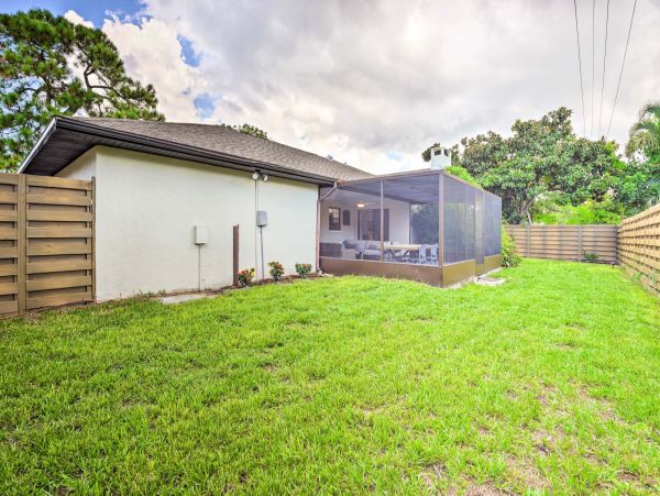 Three Bedroom Charming Vacation Home in Bradenton Beach