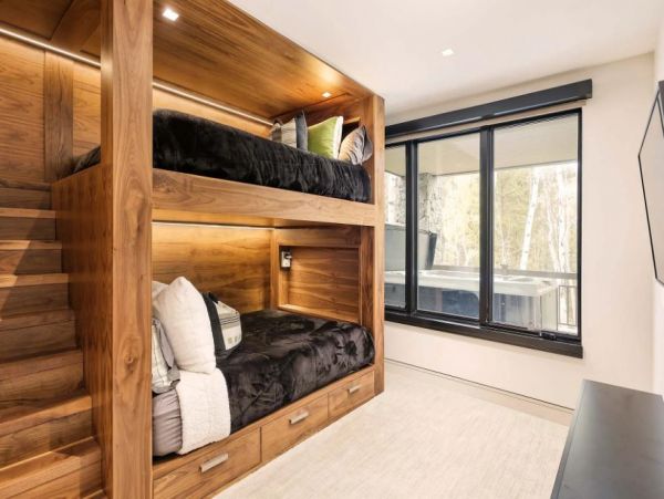 Vail Vacation Home Four Bedroom Mountain Views