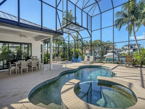 Waterfront with direct access to intercoastal