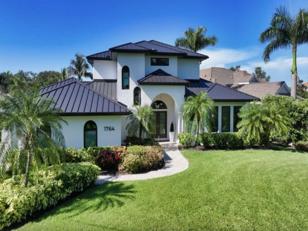 Waterfront with direct access to intercoastal