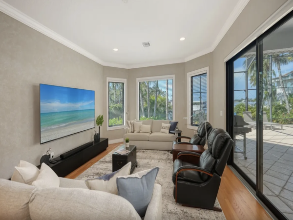 Waterfront with direct access to intercoastal
