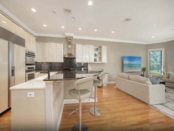 Waterfront with direct access to intercoastal