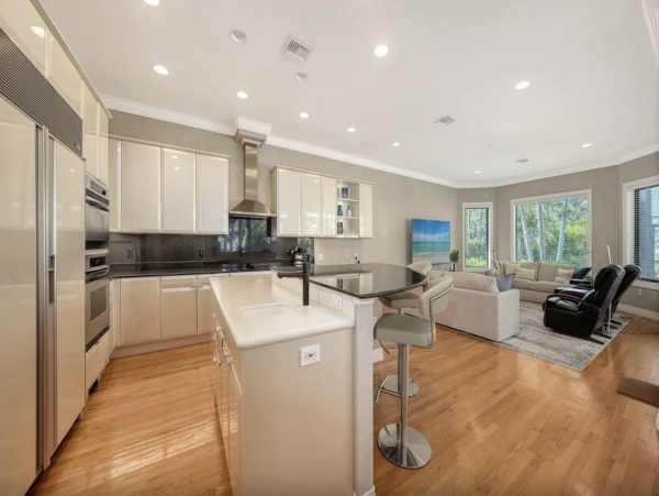 Waterfront with direct access to intercoastal