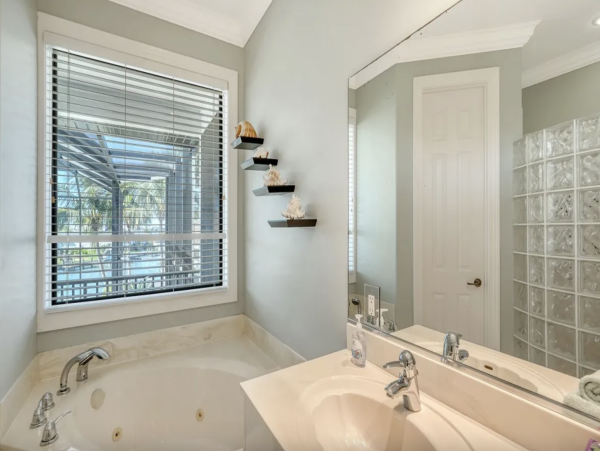 Waterfront with direct access to intercoastal