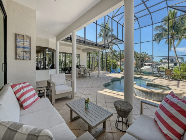 Waterfront with direct access to intercoastal
