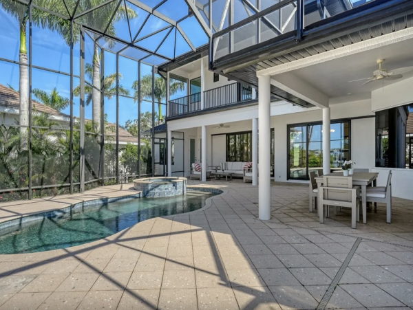 Waterfront with direct access to intercoastal