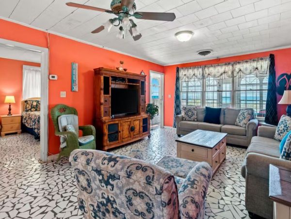 Beachfront Four Bedroom Vacation Home in Panama City Beach Sleeps 10