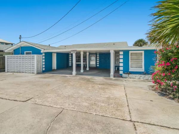 Beachfront Four Bedroom Vacation Home in Panama City Beach Sleeps 10