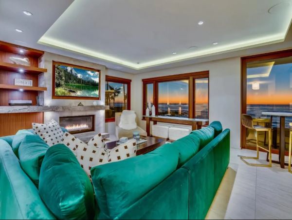 Stunning Four Bedroom Beach Home with Full Ocean Views