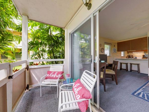 One Bedroom Charming Vacation Condo in Kapa'a Walk to Beach