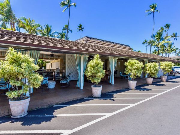 One Bedroom Charming Vacation Condo in Kapa'a Walk to Beach