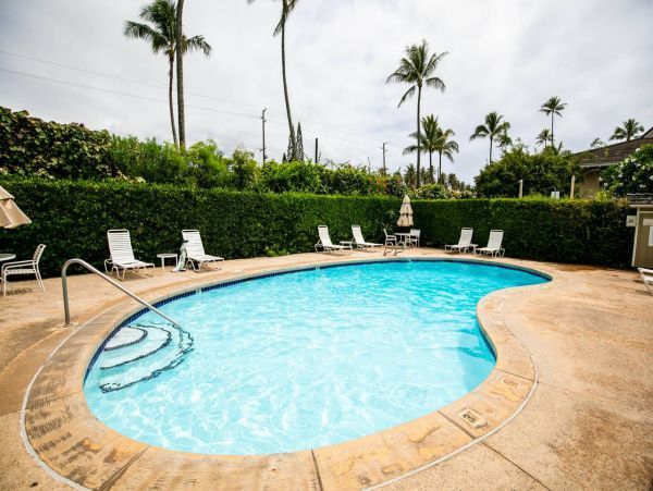 One Bedroom Charming Vacation Condo in Kapa'a Walk to Beach