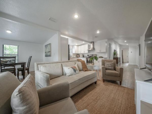 Tampa Vacation Home Four Bedroom