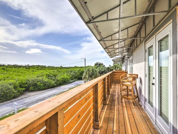 Tampa Gorgeous Vacation Duplex Sleeps 6 Guests