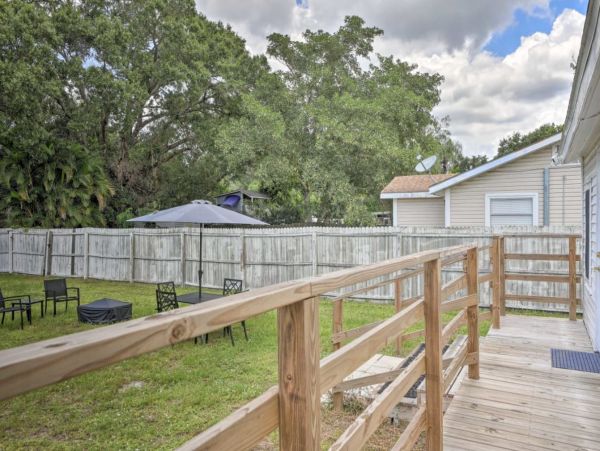 Two Bedroom Vacation Home in Sarasota Sleeps 4