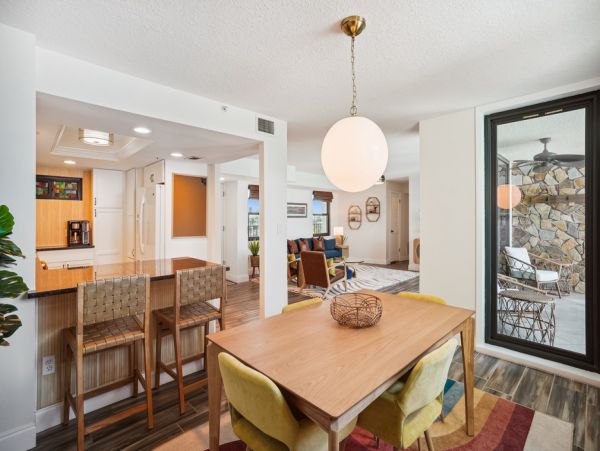Lovely Oceanfront 2 Bedroom Condo in Madeira Beach