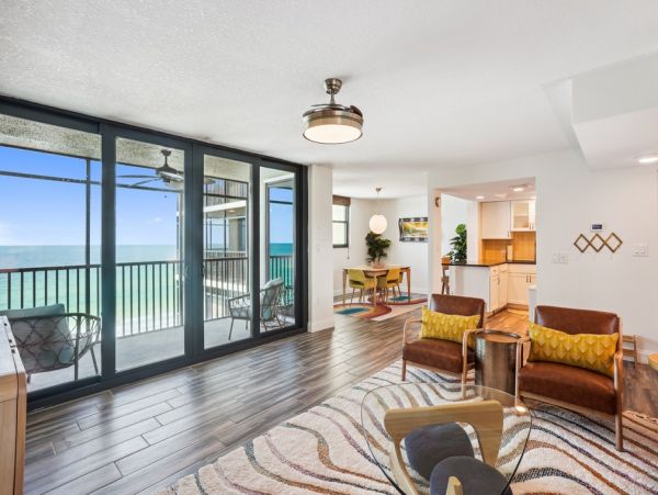 Lovely Oceanfront 2 Bedroom Condo in Madeira Beach