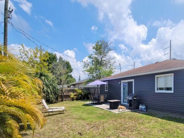 Sarasota Vacation Home Three Bedroom