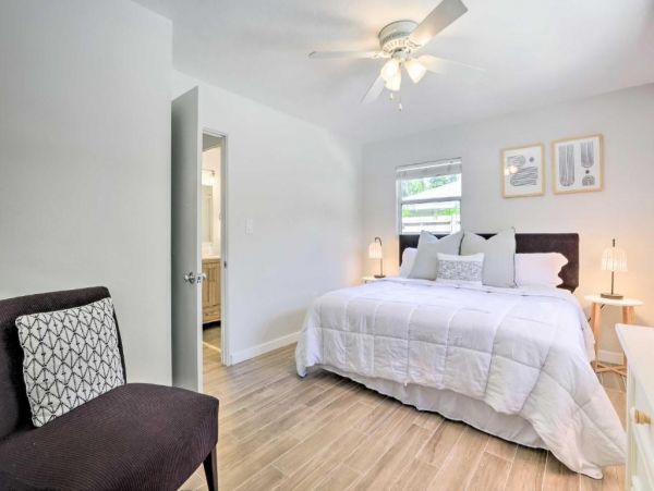 Sarasota Vacation Home Three Bedroom