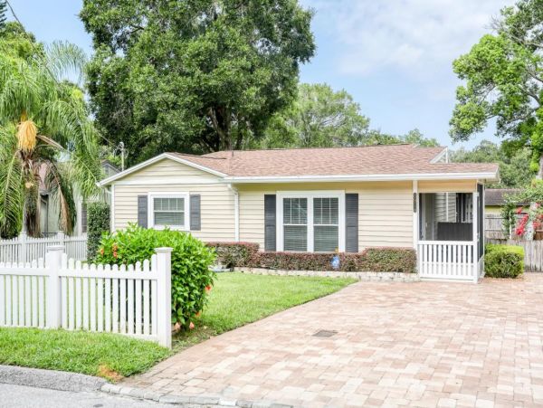 Beautiful Three Bedroom Home with Enclosed Yard