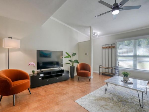 Beautiful Three Bedroom Home with Enclosed Yard