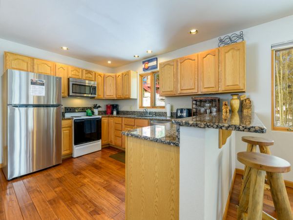 Beautiful Five Bedroom Cabin in Breckenridge Sleeps 11