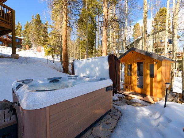 Beautiful Five Bedroom Cabin in Breckenridge Sleeps 11