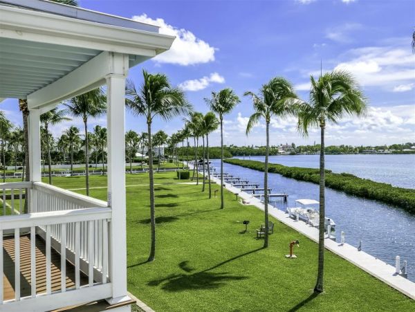Three Bedroom Vacation Townhome with Amazing Gulf Views in Marathon