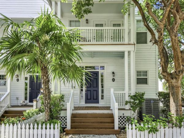 Three Bedroom Vacation Townhome with Amazing Gulf Views in Marathon