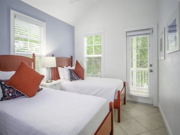 Three Bedroom Vacation Townhome with Amazing Gulf Views in Marathon