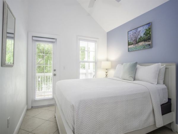 Three Bedroom Vacation Townhome with Amazing Gulf Views in Marathon