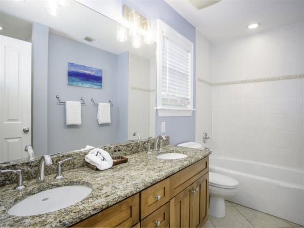 Three Bedroom Vacation Townhome with Amazing Gulf Views in Marathon
