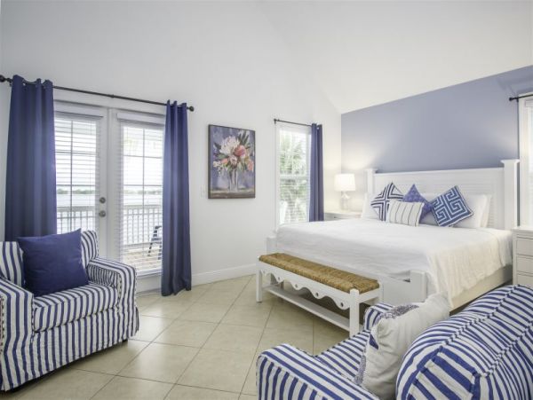 Three Bedroom Vacation Townhome with Amazing Gulf Views in Marathon