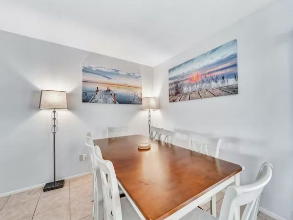 Charming 3 Bedroom Pool Vacation Home in Bradenton