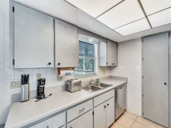 Charming 3 Bedroom Pool Vacation Home in Bradenton